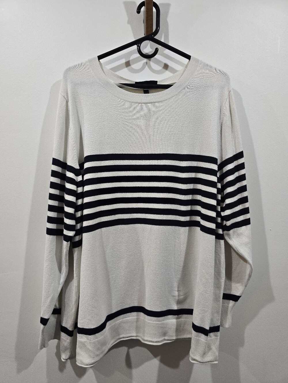 Lane Bryant 22/24 Ivory Navy Striped Sweater